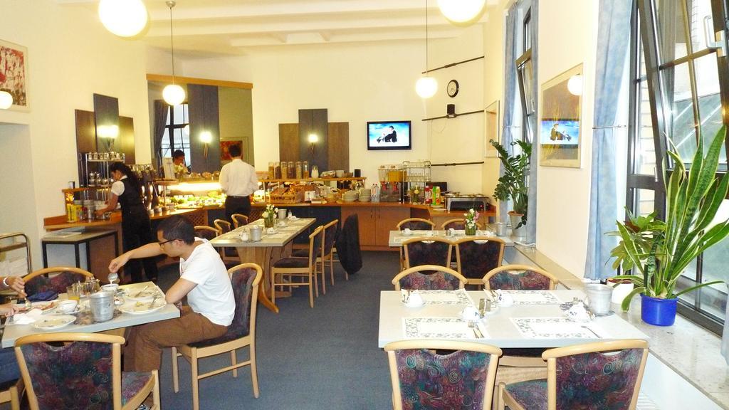 Hotel Opera Colonia