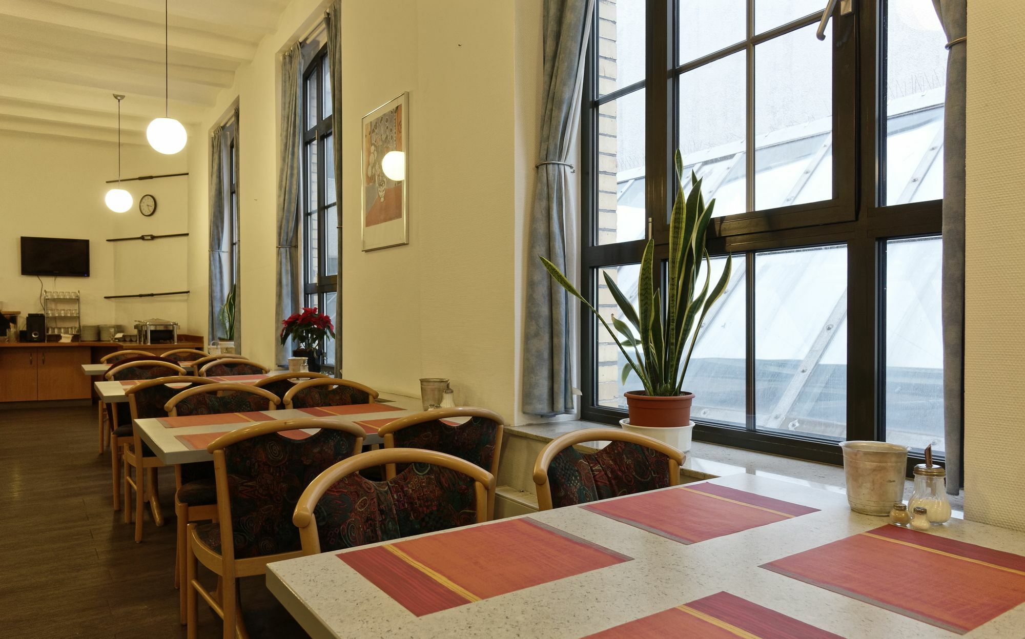 Opera 3* Colonia