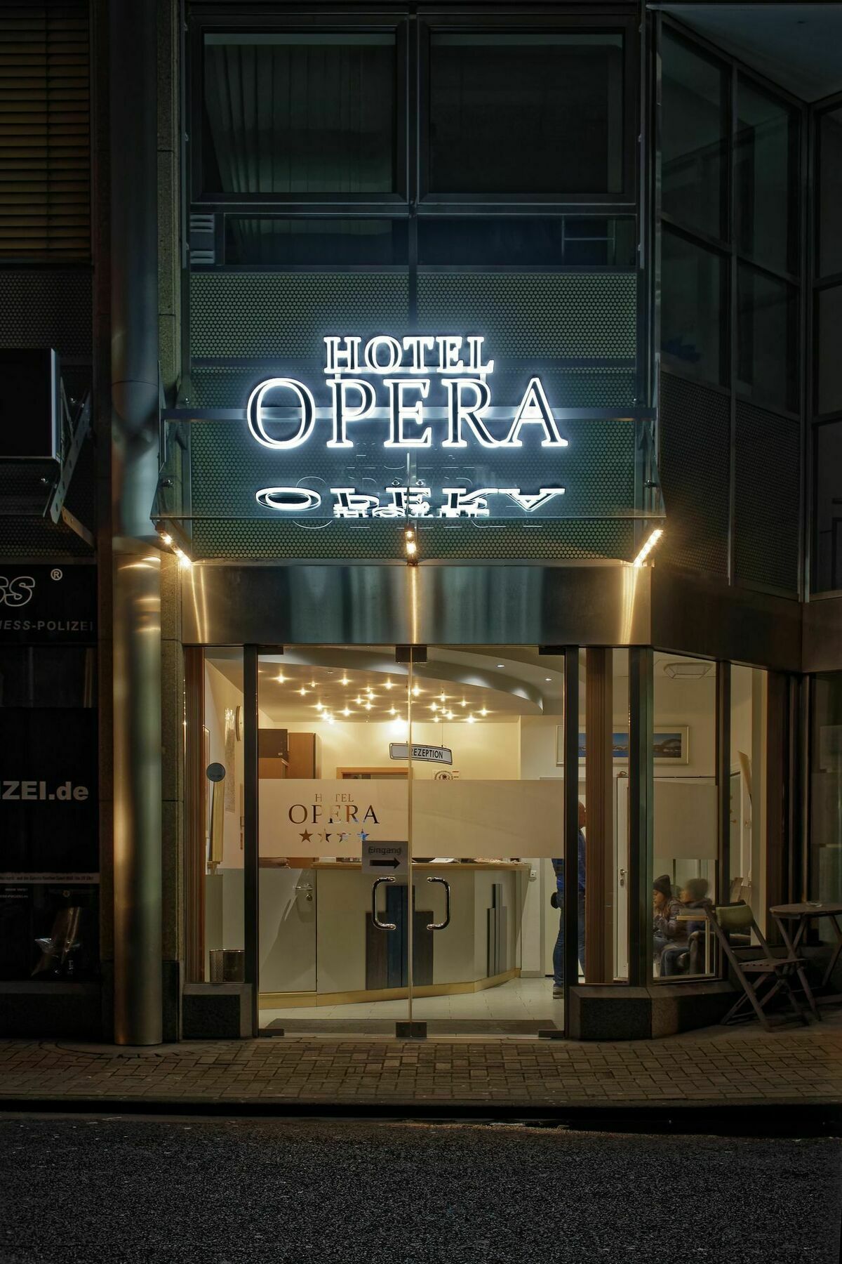 Opera 3* Colonia