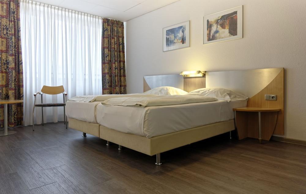 Opera 3* Colonia